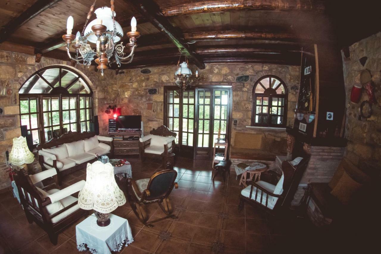 LimniónasKalogirou Stone Houseアパートメント エクステリア 写真